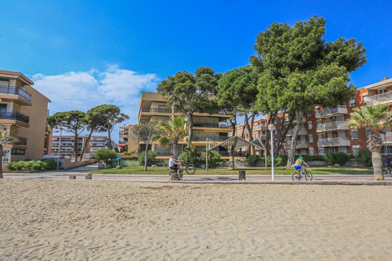 Txingudi - Only Families Apartment Cambrils Luaran gambar