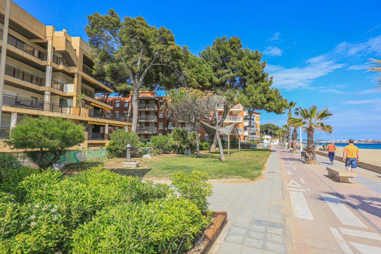 Txingudi - Only Families Apartment Cambrils Luaran gambar